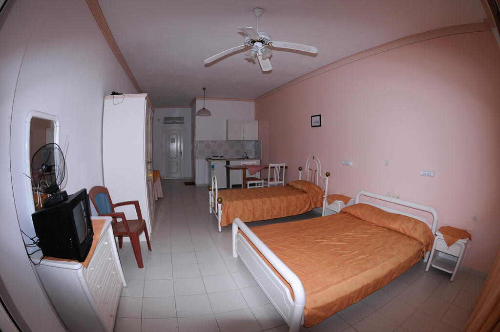 Efstathia Hotel Xirokambos  Extérieur photo